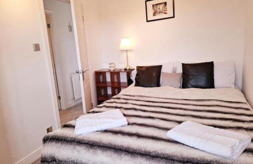 Stylish home close to the Yorkshire Dales & Leeds Airport - Photo 16