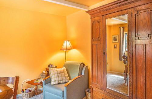 Cozy 2BR cabin near beach with deck fireplace. - Foto 14