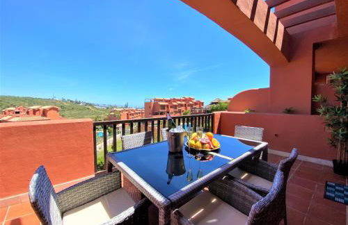 Sea View Penthouse Apartment with Hot Tub - Casa Bella Vista, Buenas Noches , Estepona - Photo 35