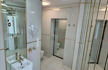 Apartament "Gold Luxury Dubai" Centrum z dużą wanną dla Dwojga - Foto 9