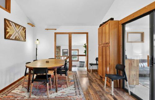 River Access Cabin with Hot Tub, Fire Pit, & WiFi! - Foto 17