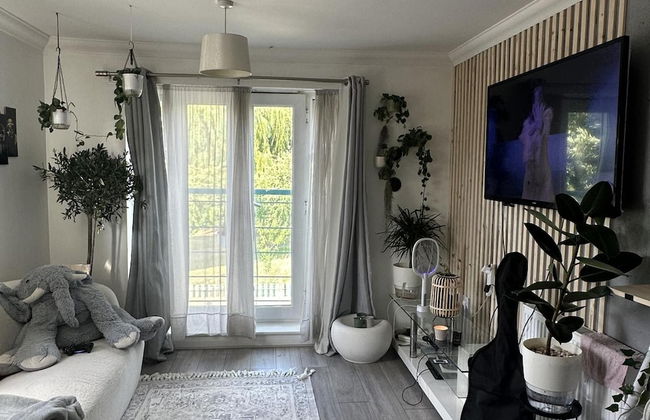 Charming Mi Casa Es Tu Casa 2-bed in Dagenham - Photo 5