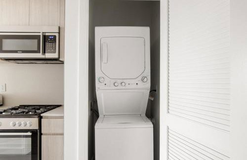 S Loop 1BR w Pool Gym Spa nr Grant Park CHI-741 - Foto 14