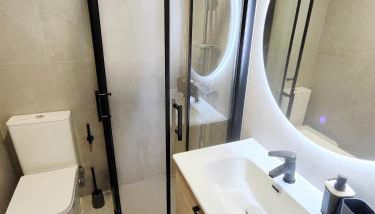Estudio en Málaga (Zona Este) - Foto 4, towels, Shower