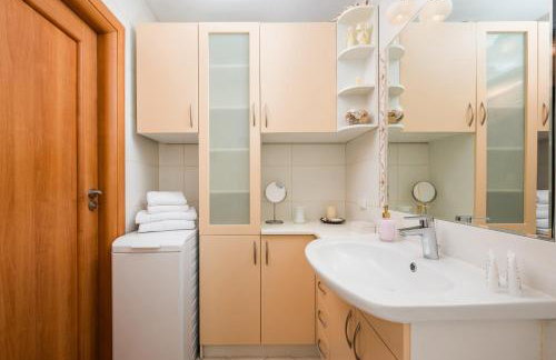 National Stadium Spacious Apartment by BookingHost - Foto 7