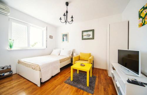 Violet Red Yellow Apartments - Foto 30