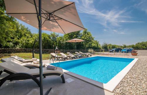 Villa surrounded by nature - Photo 48