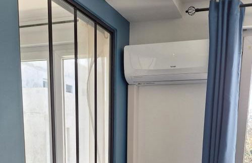 Indy Appart - T2 moderne - Eurexpo - Parking - Balcon vue - Calme Propre - Foto 8