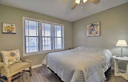 Steps to Sunset Beach Canal-Front Home with Dock! - Foto 6