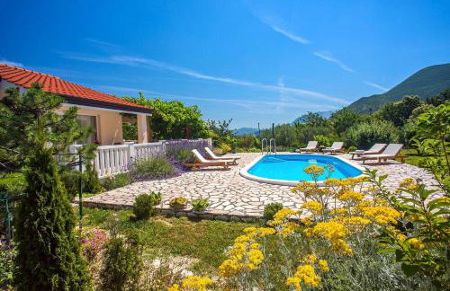 VILLA ANA - 3 bedroom villa with private pool and unspoiled natural environment - Photo 2
