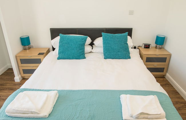 Stoneleigh Village - Photo 13