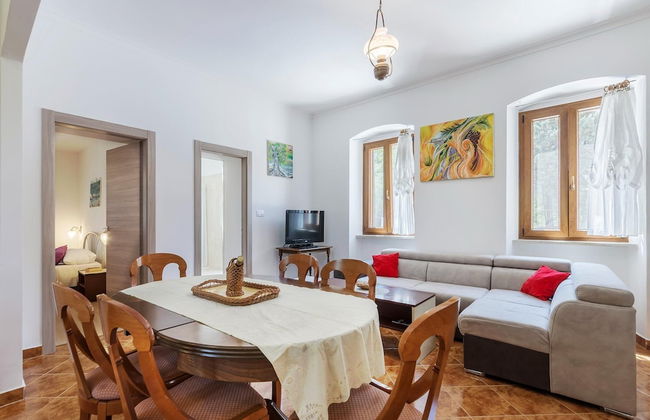 Large Holiday Home With Swimming Pool - Foto 16