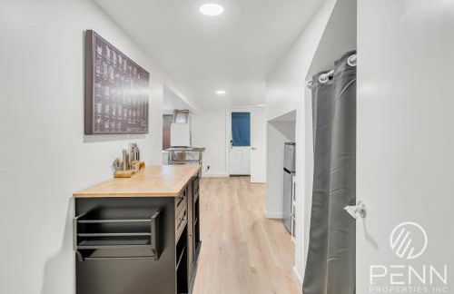 Midtown Gem with Secret Speakeasy - Foto 10