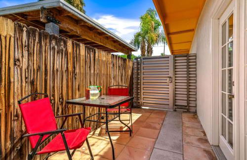 Palm Springs Home with a Resort Style Backyard -Joy pool hot tub views - Foto 25