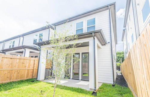 Luxury Home Near Houston Downtown & Medical Center - Photo 35