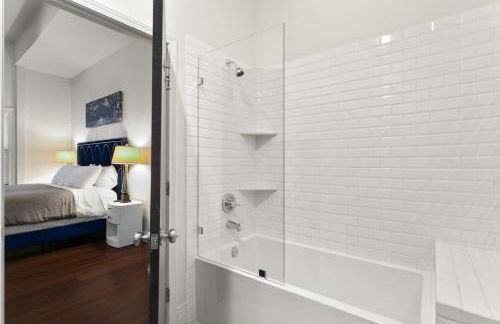 Modern pristine stunning 2BD Garden District Apt - Foto 11