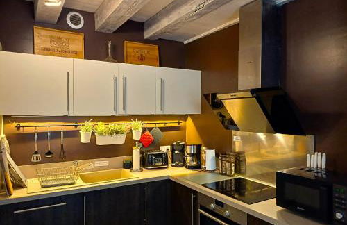 Au Pied du CHÂTEAU - 5 à 11 personnes - Baignade-canoë-piste cyclable à 100 m - Foto 7