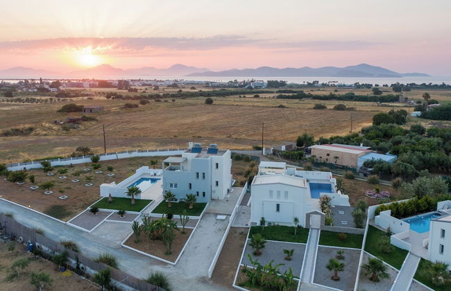 Lilu Villa 2 With Private Pool - Photo 29