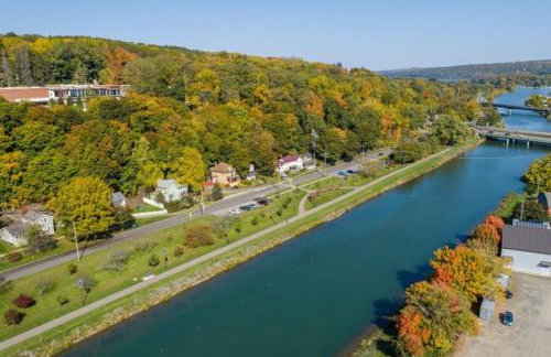 Great Location! Colleges! Hiking! Ithaca Commons! - Foto 26