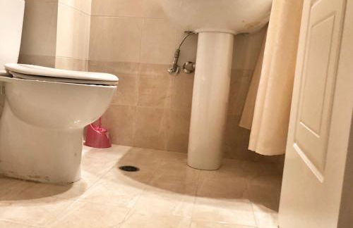 Seaview 2nd flr. apt. next to the beach, wifi,a/c,p/c media. - Foto 8