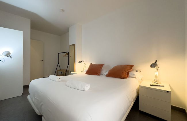 AinB Barcelona Sants Apartments - Photo 19