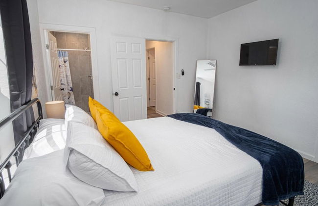 Charming 4BR 2BA Only 5 Mins Downtown Riverwalk - Foto 16