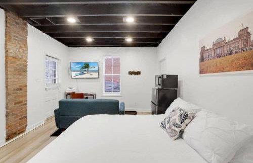 Housepitality - The Reichstag Suite - Modern - Foto 10