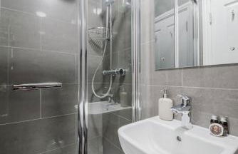 Modern Cosy Corner Flat 3 bed and loft sleep 7 people - Foto 10