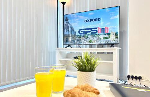 Evergreen Lodge - Two Bed Lux Flat - Parking, Garden, Patio, WIFI, Netflix - Close to Blenheim Palace & Oxford - F3 - Photo 4