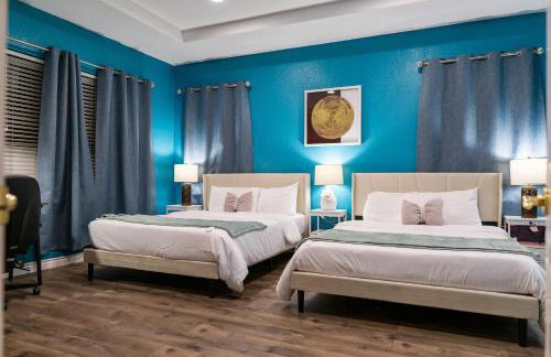 Entire Private Home with 5 Bedrooms 4 Bathrooms 3000 Sq ft Villa, Pool, Hot Tub, Nature, Garage, Winery, Available Now - Foto 78