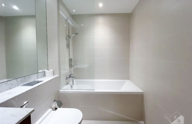 Stunning Beach View Apt. with Balcony Jumeirah La Mer - Photo 24