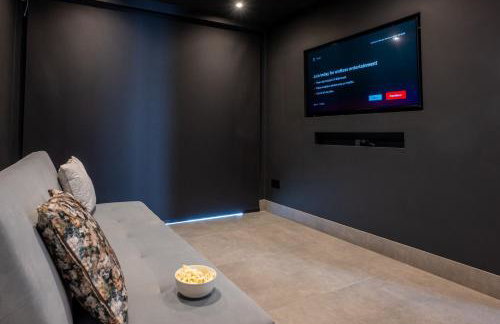 Perfect Family Retreat with Hot Tub, Nr the Lakes - Foto 14