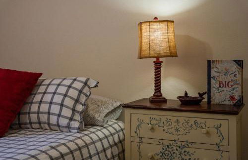 Lazy Squirrel - Cozy Family House with Full Game Room - Foto 3