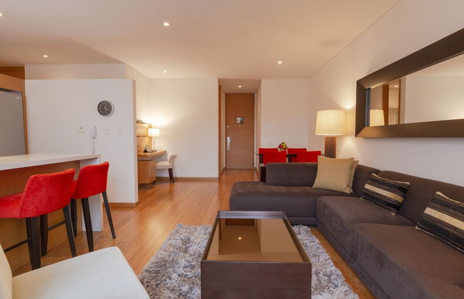 93 Luxury Suites & Residences - Photo 13