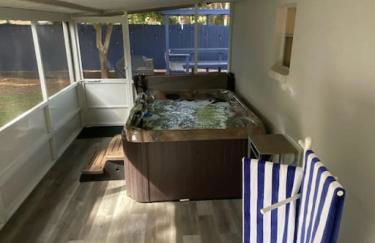 3 bedroom 2 bath with hot tub, game room and boat slip - Foto 23