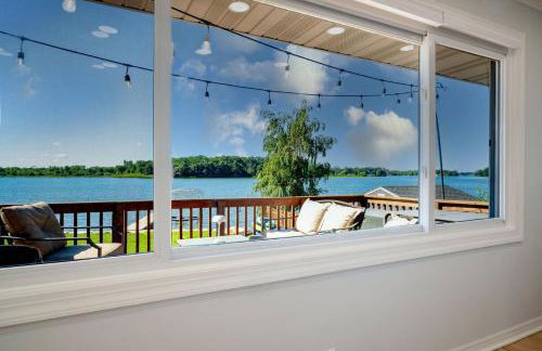 3Bed 2Bath Luxury Lake House on Myers Bay Private Pier Beach Firepit and Deck - Foto 11
