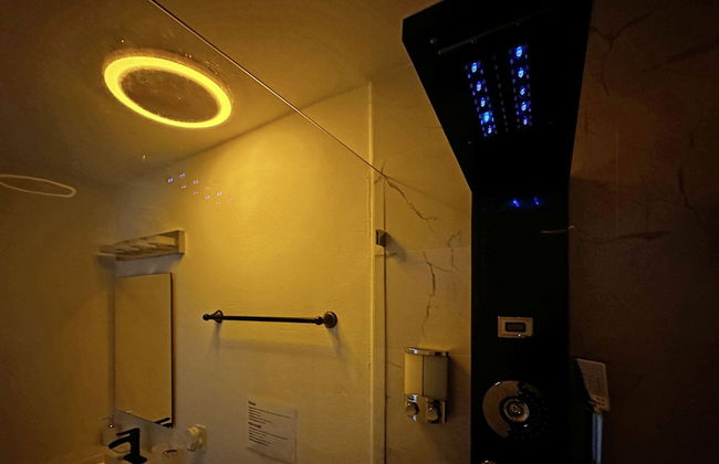 Experience Luna Sky! 65" TV Bar BBQ go FL Keys - Foto 37