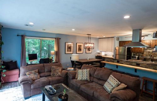 Spacious Catskills Home with Covered Hot Tub - Foto 46