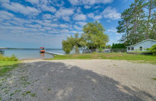 Pet Friendly Mullett Lake Cabin with Dock! - Foto 28