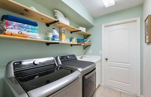 Beautifully-furnished Naples Home l Pool l Hot Tub - Foto 29