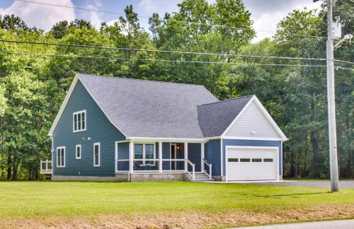 Hot Tub Haven 2 Mi to Beach! Christys Cottage - Foto 1