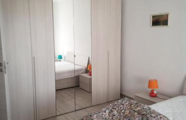 Grand F2 60mq centre Antibes, proche plages, commerces, 2 balcons, parking, train, bus, deco vintage, pet friendly - Foto 10