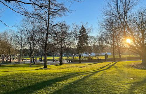 Luxury Bellevue 2B Basement w Stunning View - Foto 34