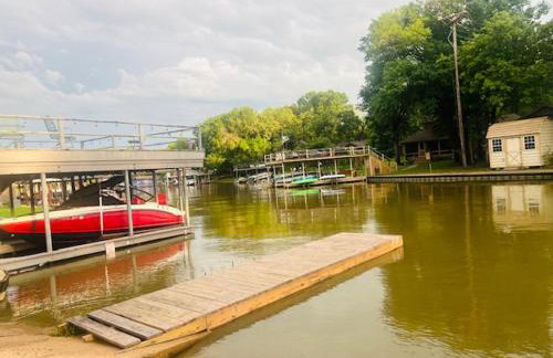 The Hickory House with Firepit- Boat Ramp Access to Cedar Creek Lake - Foto 32
