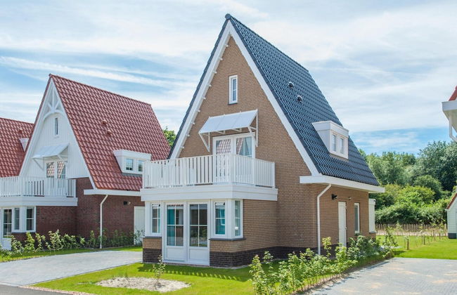 Relax in Coastal Luxury - Photo 12