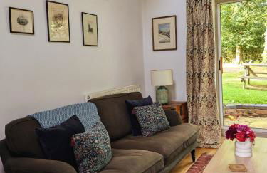 Courtyard Cottage - Photo 77