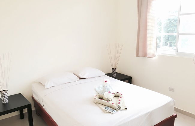 Costambar Ocean Breeze - Beachfront Apartment With Pool - Foto 2