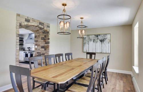 Luxe Lrg Pocono House for 18 Hot Tub/Gameroom/Pool - Foto 46