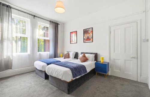 Large 7-Bed House Sleeps 14 FREE Parking ,Contractors & Groups Welcome - Foto 36