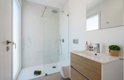 Paradise Villa, luxury villa near the beach - Photo 30